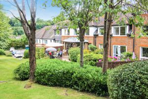 COMMUNAL GARDEN- click for photo gallery